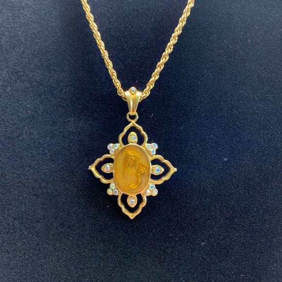 The Vatican Library Collection/Religious Church pendant gold tone 26inch chain - Picture 10 of 10